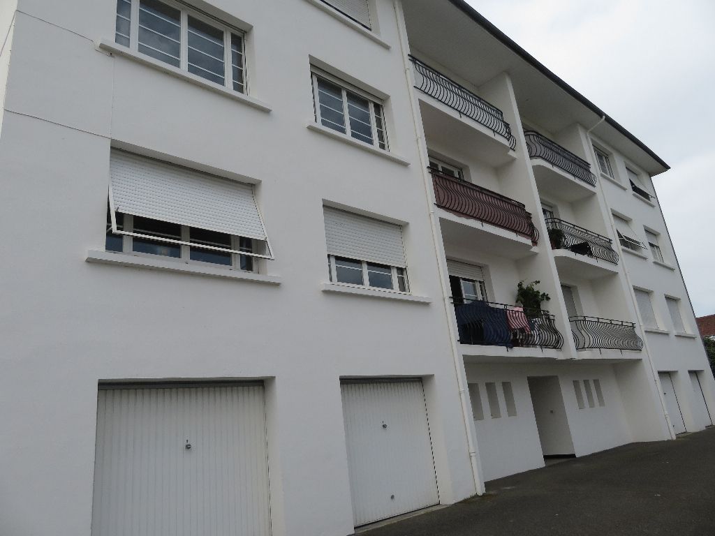 Appartement à louer 4 pièces 99 m² PAU